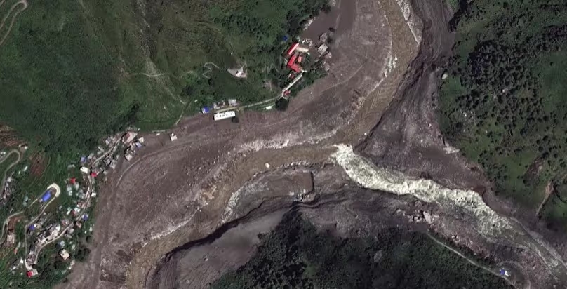 pistas en imágenes satelitales
